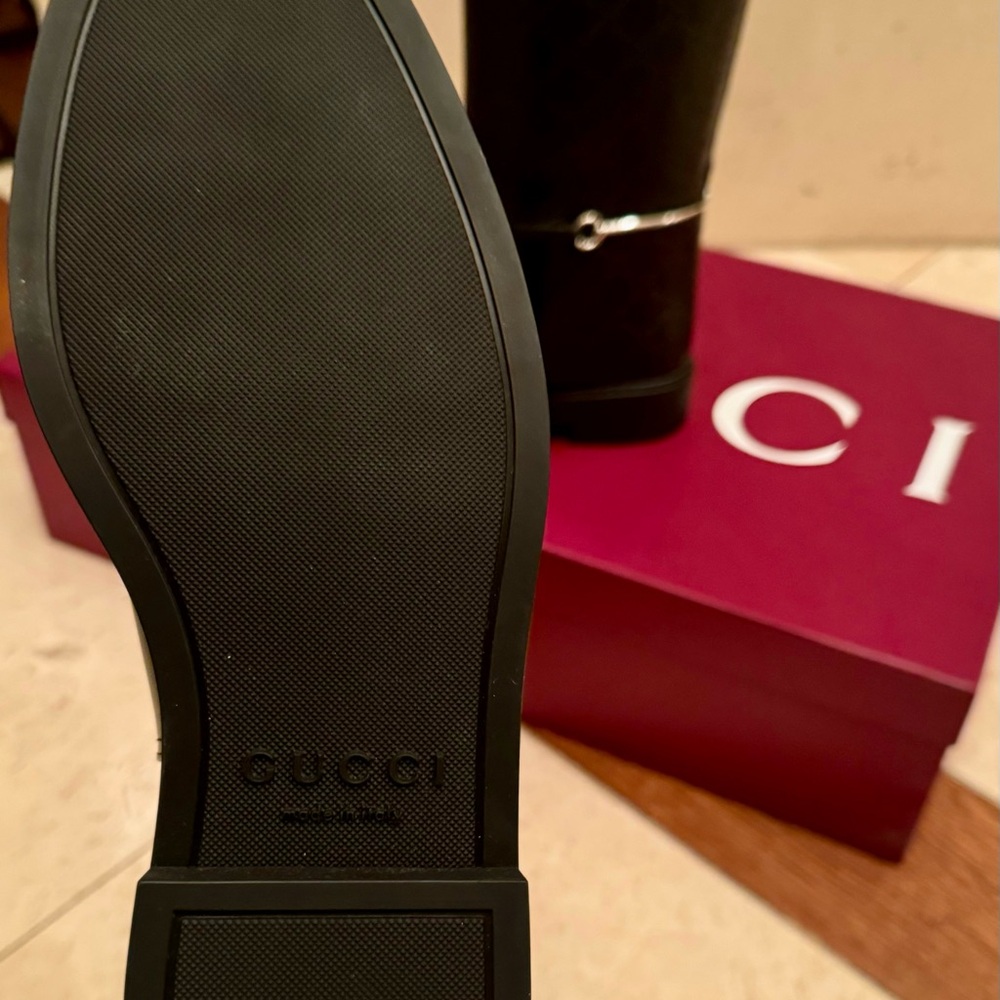 New in box GUCCI GG embossed black Leather boots size 38 - Picture 2 of 5